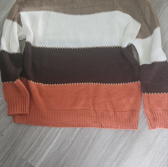 NWOT Neutral toned knit sweater- Size SMALL - Picture 2 of 4
